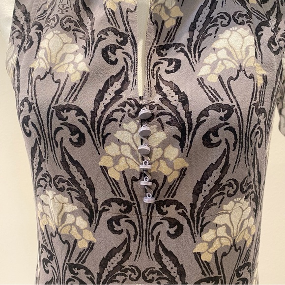 Tory Burch Print Silk Sleeveless Top  size 2 EUC - Picture 6 of 10